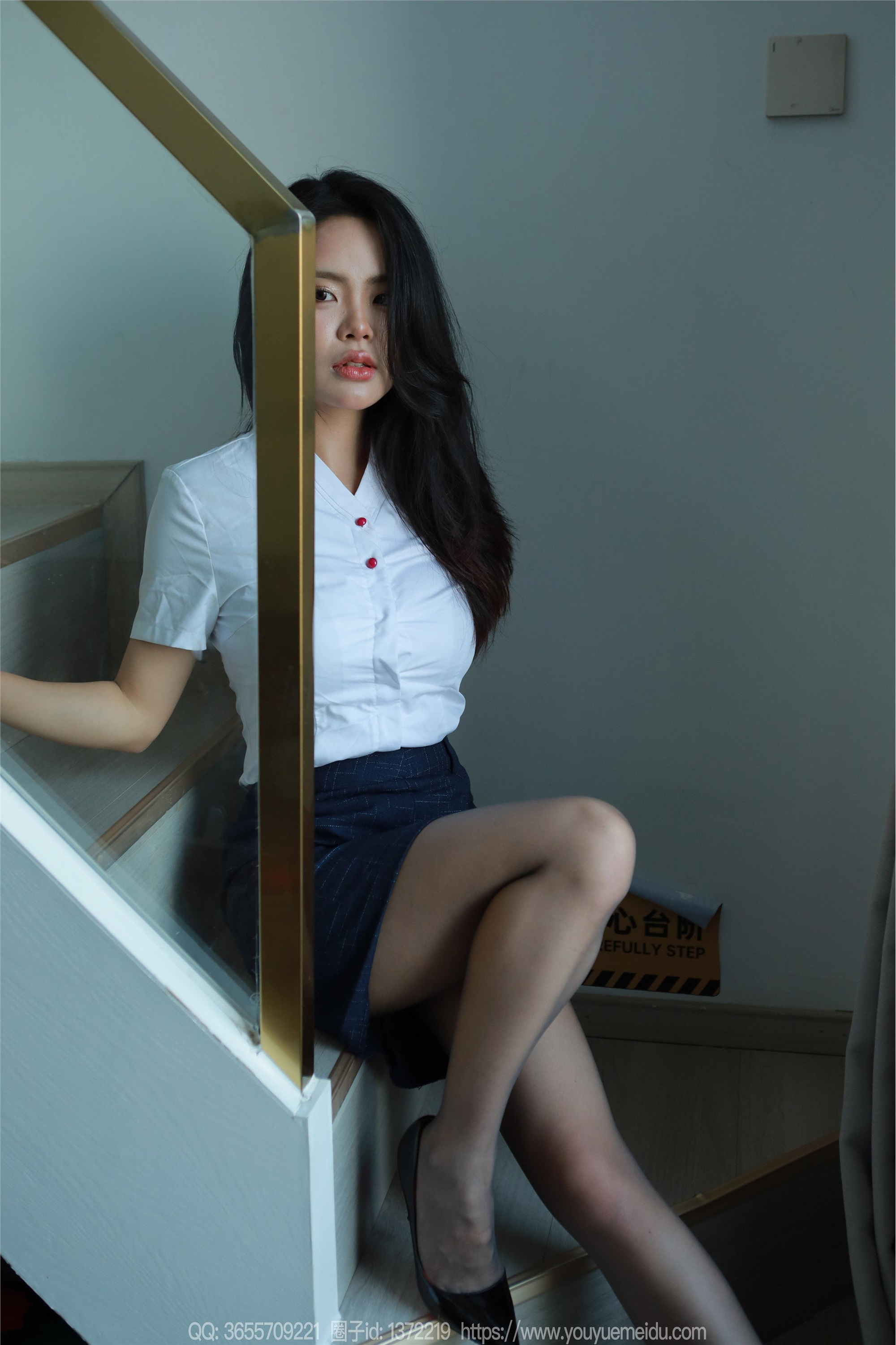 IESS异思趣向  2024.12.01 丝享家 1912 兔兔《OL黑丝》